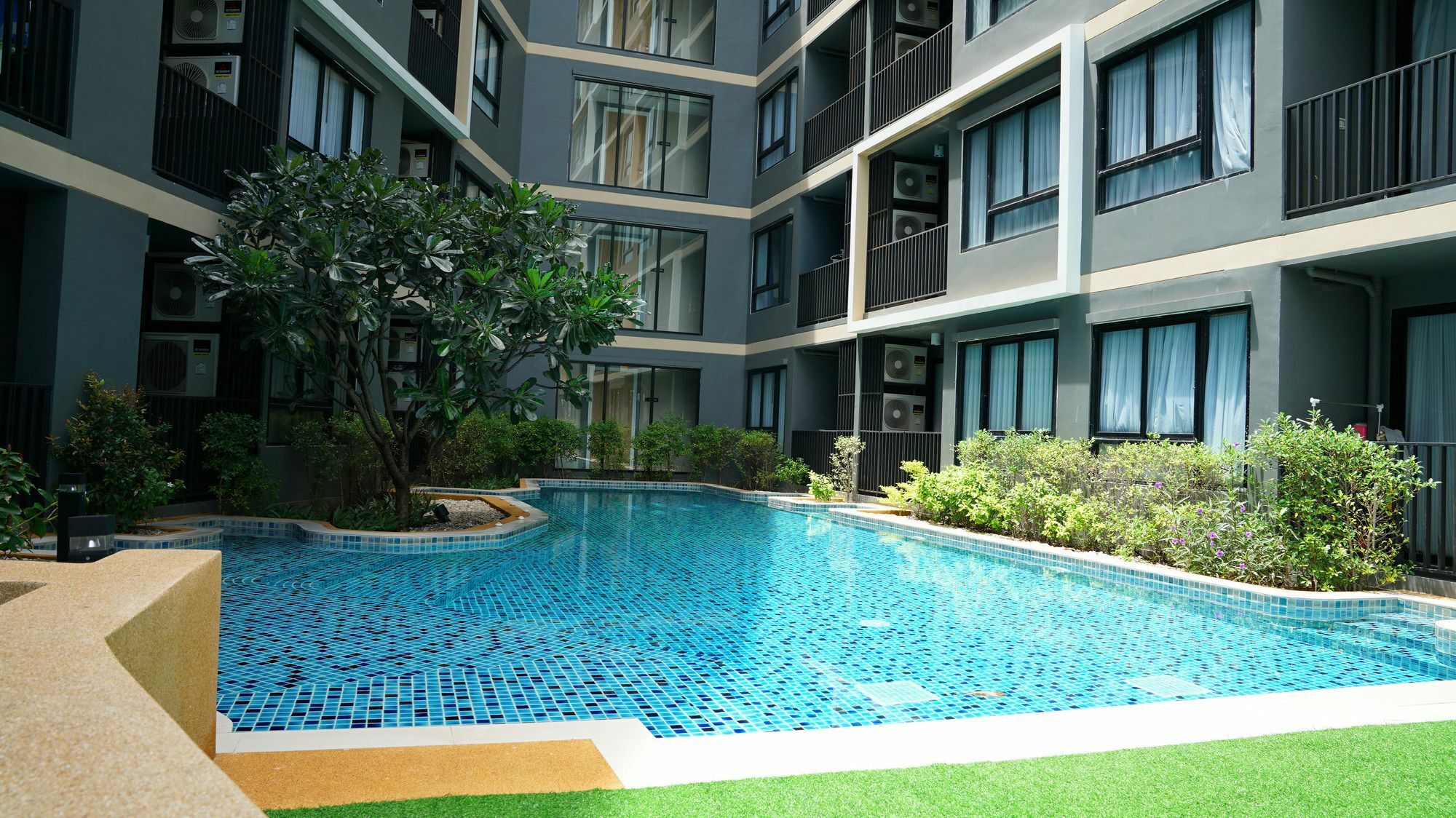 Urban Attitude Apartment Pattaya Exterior photo